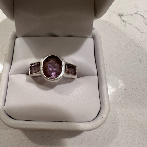 Sterling silver amethyst ring size 8 - Picture 1 of 2